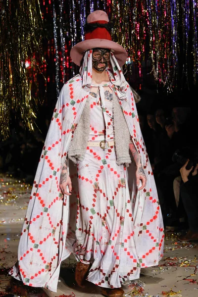 Look 63